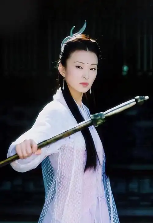 邓超版《倚天》有毒,15年后"五美"全都糊了,唯有黄衫女子大红