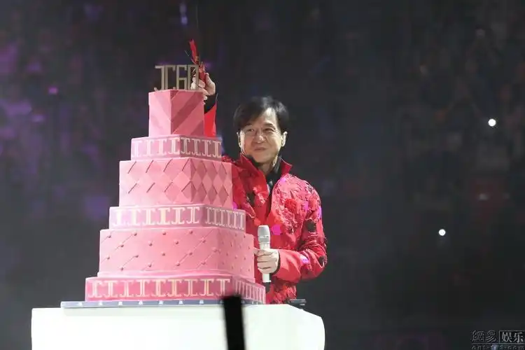 房祖名为成龙制作的生日蛋糕李玟孙楠成龙exo郎朗吉克隽逸王力宏