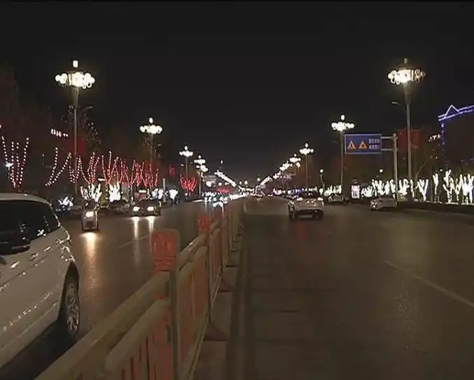 【美丽河北·e起过年】玉田县综合执法大队做好春节期间夜景亮化工作