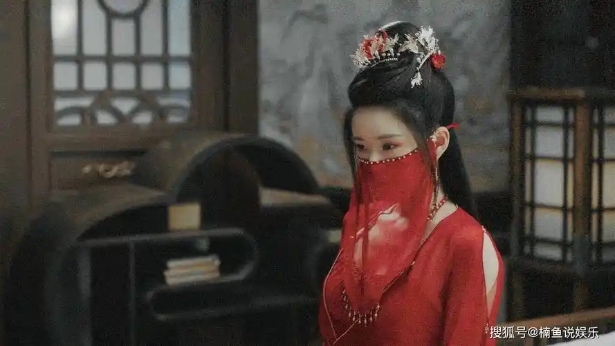 且试天下开播赵露思红衣古装惊艳全场与杨洋搭档好养眼