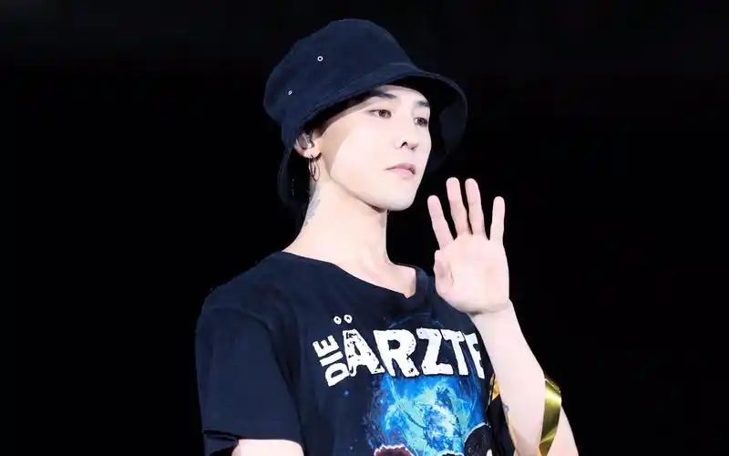 权志龙帅气时尚回归高清 简介