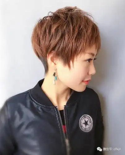 2017流行短发"定位烫"