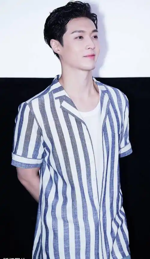 三缺"艺",网友:三打"艺",打不过一个_张艺兴_吴亦凡_黄子韬