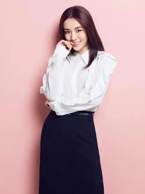 王晓晨自曝儿时梦想 实力展示学霸人生