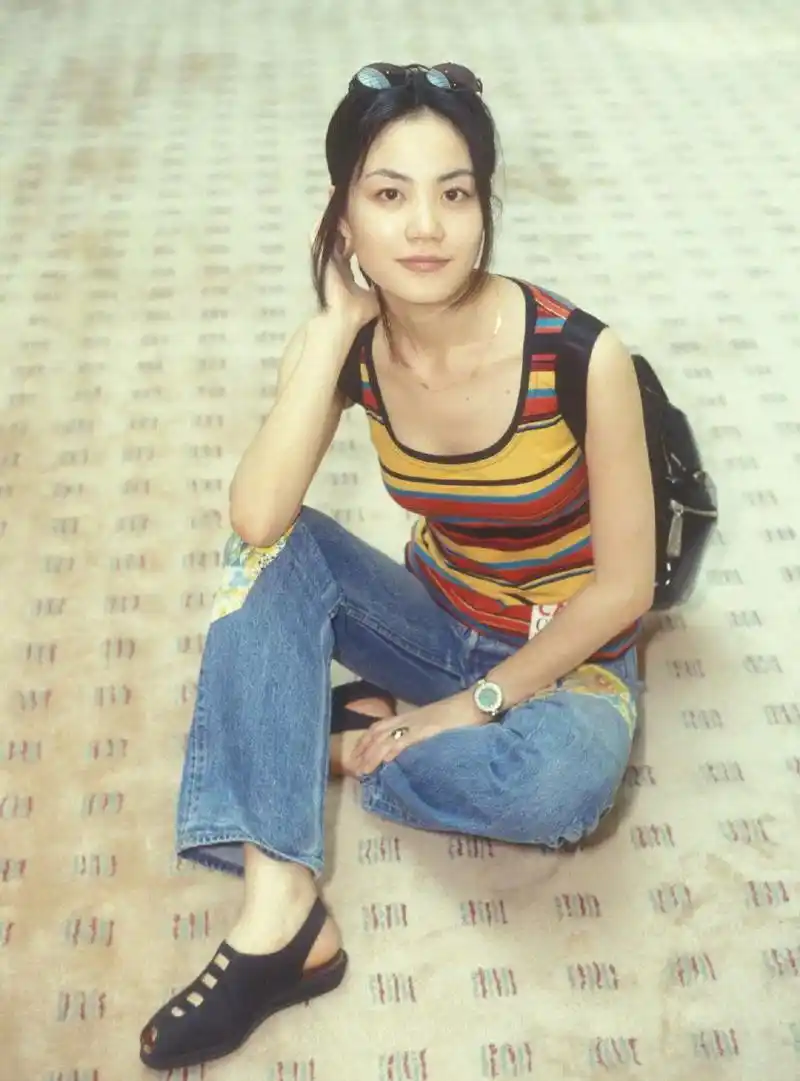 盘点王菲年轻时的那些珍贵照片,其中图二最清纯,图四最接地气