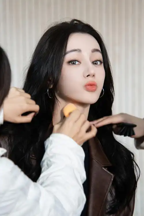 聂九罗@dear-迪丽热巴偶尔也是有点小可爱在身上的#迪丽热巴聂九揶