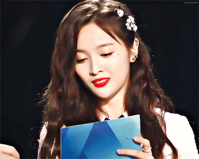 吴宣仪金知妍动图