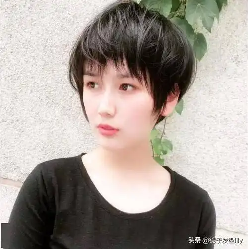 越剪越显小发型31款,时尚立体显脸小,爱美女性都喜欢