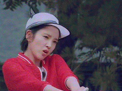 我们来了唐艺昕戴帽子拉紧gif动图_动态图_表情包下载_soogif