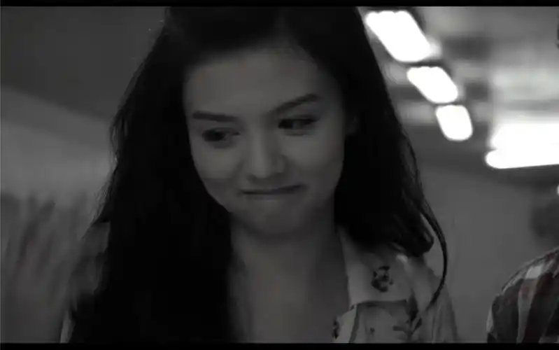 踏血寻梅  最年轻的金像奖影后 春夏完美演绎单亲家庭的王佳梅