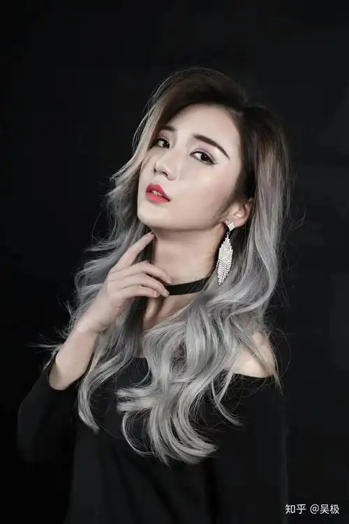 发型师的形象至关重要