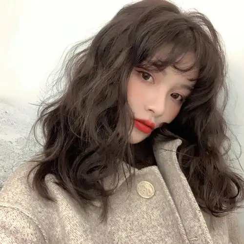 秋冬烫发看这里秋冬季浪漫卷发蓬松显发量