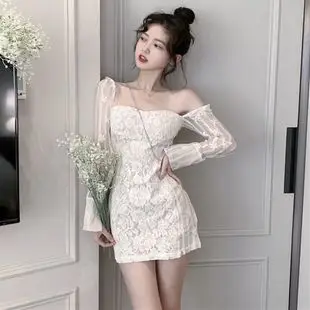 bza 蕾丝连衣裙女气质方领露肩显瘦包臀短款打底抹胸裙子秋冬季装