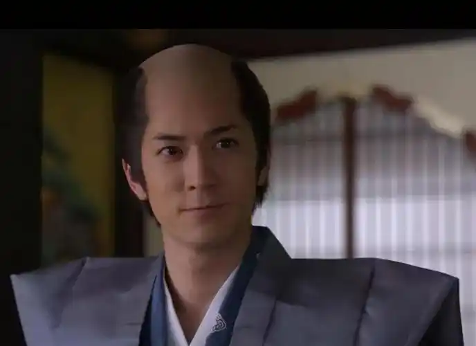 发型,在日本的古代那是深受男士的喜爱,甚至对此日本人还起了个非常