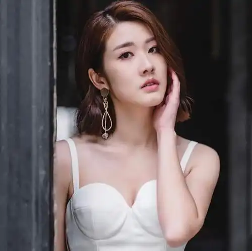 不容易!28岁tvb小花邓佩仪,入行7年终演女主,坚持不靠绯闻曝光