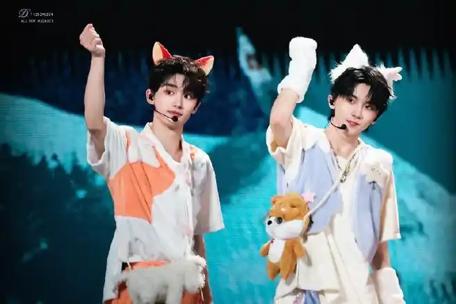 马嘉祺丁程鑫有你的快乐合作舞台##祺鑫