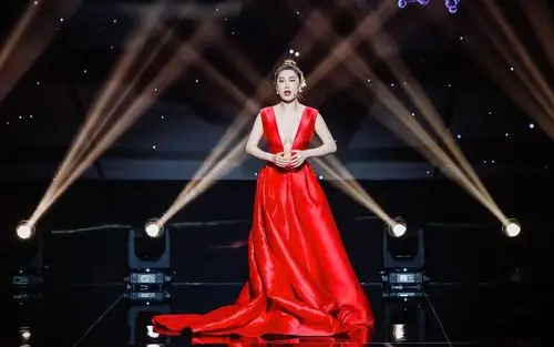 感人肺腑青年最强大抒情女高音王冰冰深情化身ciociosan情绪层层递进