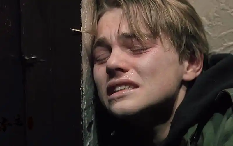 《小李子的颜值巅峰:边缘日记》母亲为了儿子戒毒,把儿子拒之门外