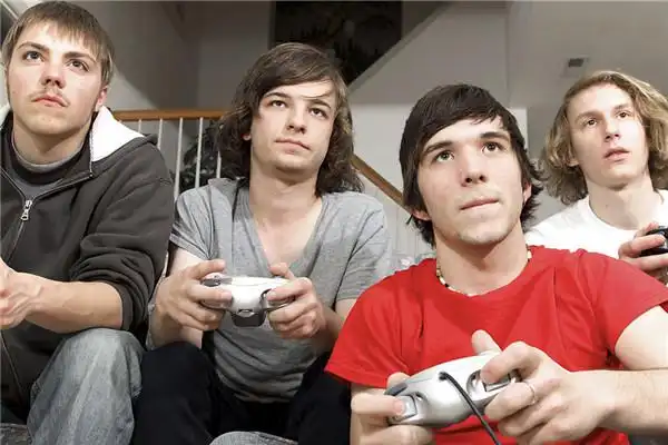 【组图】王思聪1亿投手游公司 老公才是玩游戏你那是被游戏玩(组图)