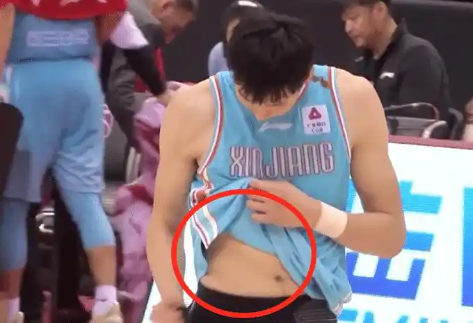 原创姚明腹肌易建联腹肌周琦腹肌没有对比就没有尴尬