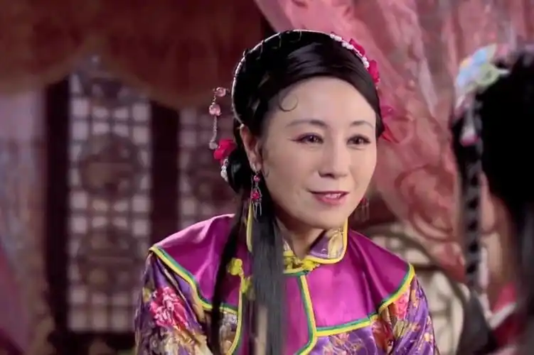 吴翠翠拿督军吓唬老鸨却得知意外消息督军翘辫子了