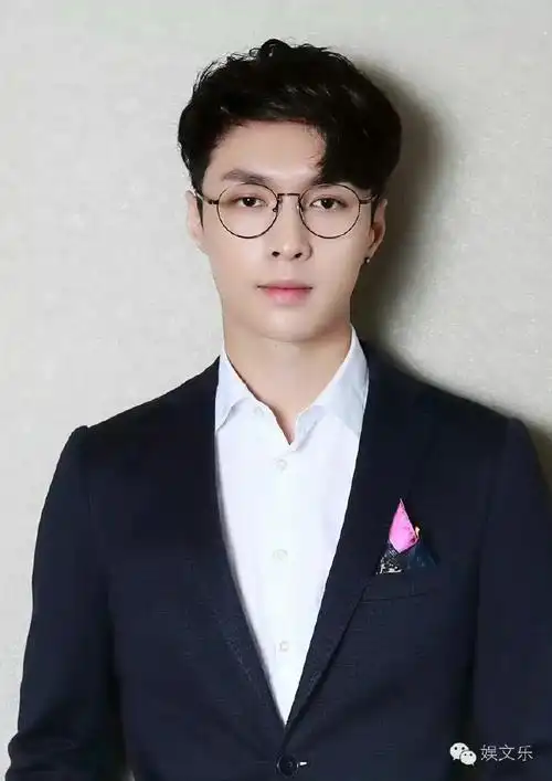 张艺兴的刘海#张艺兴的齐刘海,眉上刘海,逗号刘海,大背头,头发怎么薅