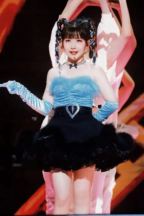 赖美云likeyou首唱舞台##赖美云粉红公主裙造型