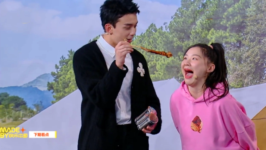 《快本》下期精彩了,周深,金靖加盟,看到《长歌行》剧组粉丝乐开花!