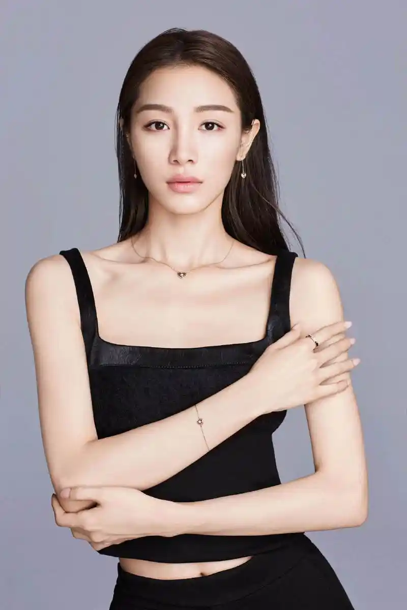 演员张楠品牌宣传海报写真图片36