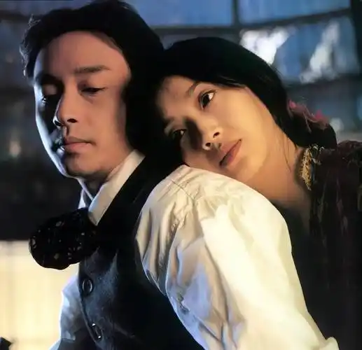 吴倩莲的演艺生涯并不平凡,她在与刘德华和郭富城的合作中凭借电影