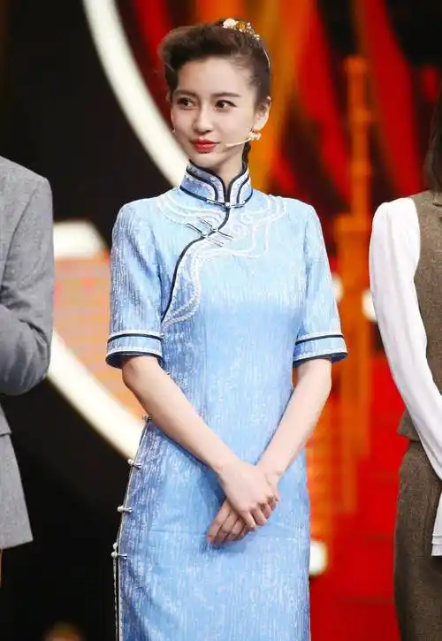 angelababy穿旗袍录《王牌》,和关晓彤现场pk,一个比一个时尚_女性