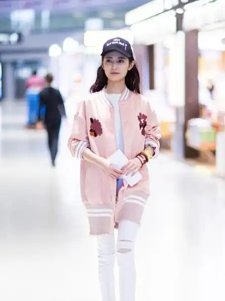 陈钰琪不是装嫩而是真的嫩穿搭清新减龄像高中生身材也超好