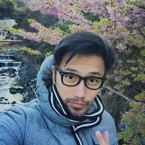 五十岁的新加坡大叔,颜值身材秒杀小鲜肉!