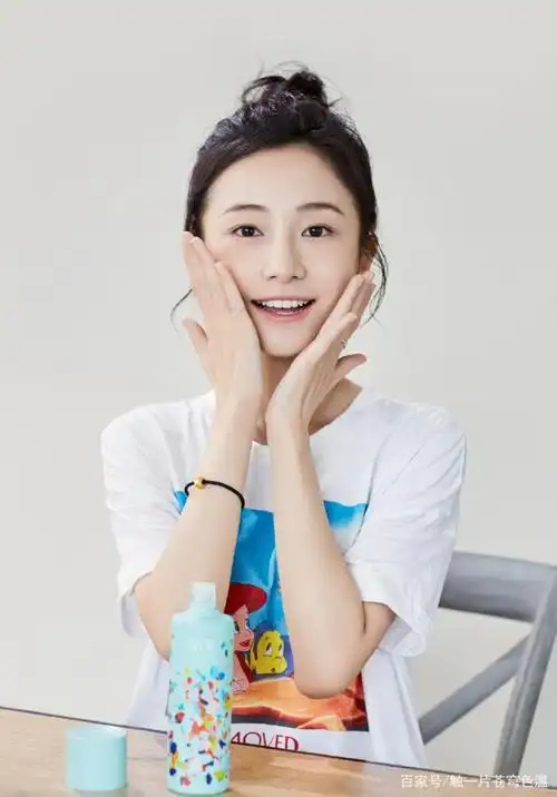 温柔专情俏皮可爱的姜梓新轻松驾驭各种风格你动心没