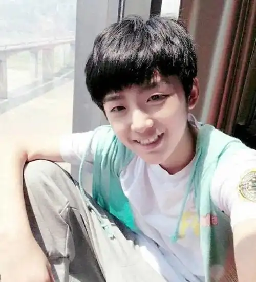 刘志宏官宣结婚喜讯,刚过法定两天就领证,曾是tfboys第四人|王源