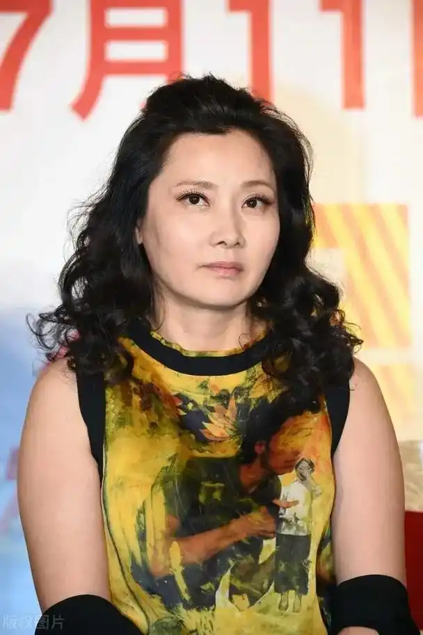 影视演员何赛飞