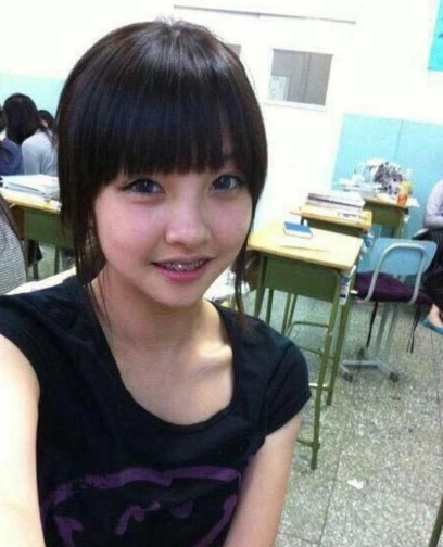 豆得儿素颜重新上线,陪王思聪潇洒逛街