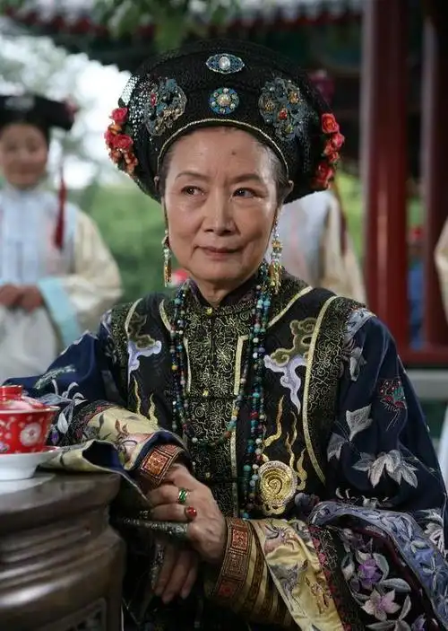 图:电视剧《茶馆》精彩剧照-吕中 饰 慈禧