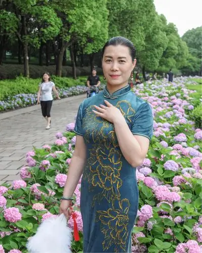 世纪公园旗袍秀人像照习作 - 美篇