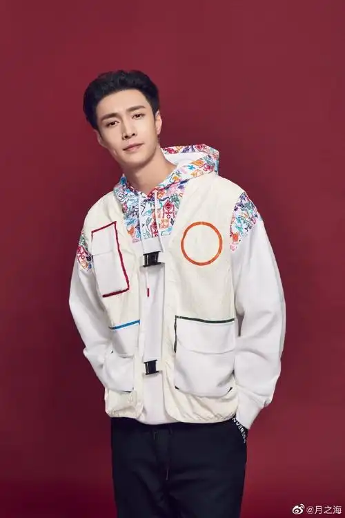 张艺兴[超话]##张艺兴代言匡威