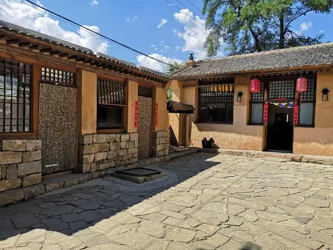 骆驼湾村村民房屋前后比对图