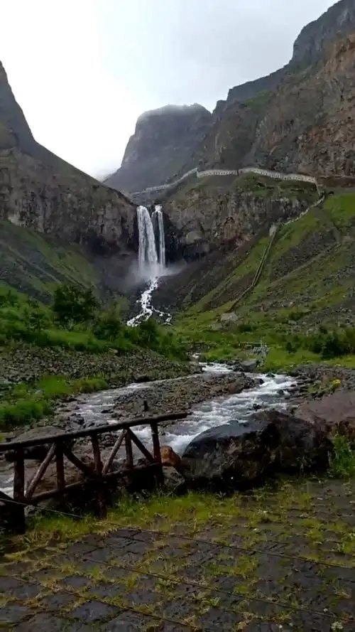 长白山天池瀑布9691