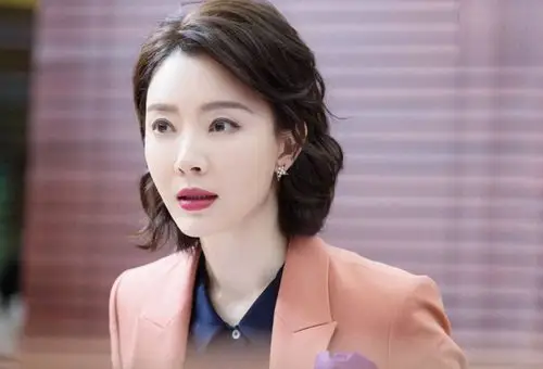 主角不争气配角来补位完美关系中陈数的三角恋是最大看点