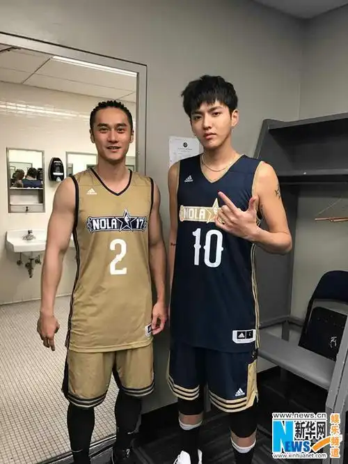 不愧是詹密!蒋劲夫首战nba无私传球得两分