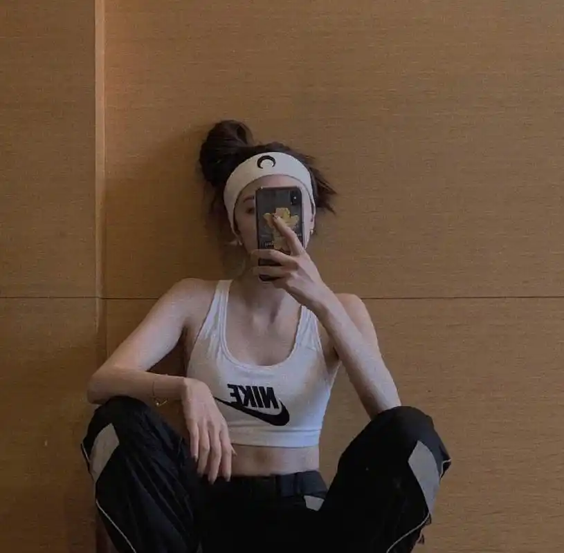 宋妍霏健身日常 马甲线太可了 果然美女们都是越美越自律