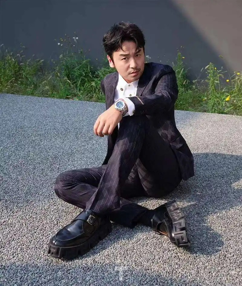 西装_封面_雷佳音