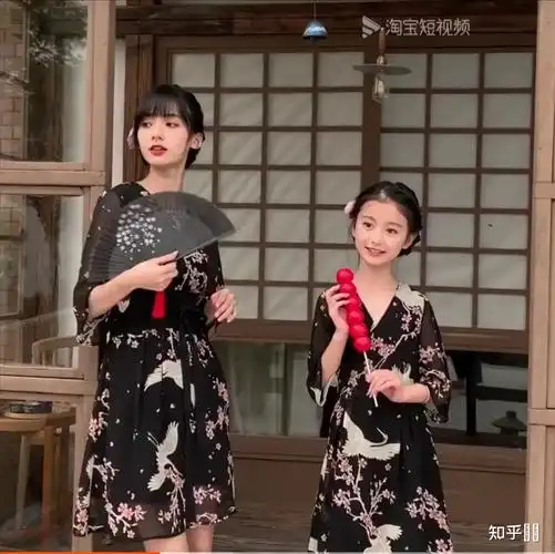 如何评价裴佳欣和刘楚恬的颜值? - 知乎