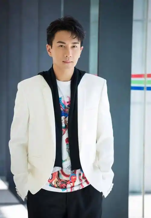 和"理想情人"——刘恺威帅气而不失霸道的演绎让不少观众表示"爱疯了"