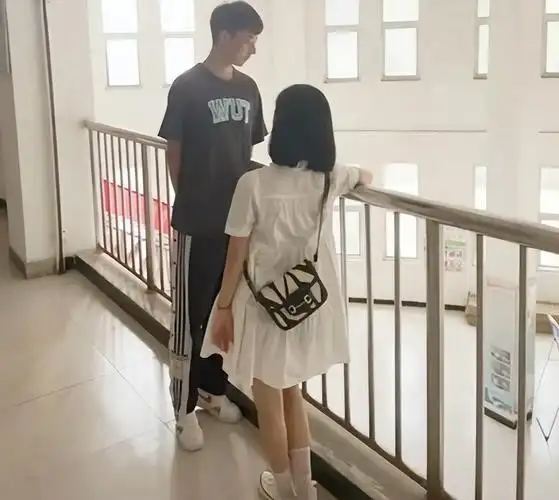 160和180身高差图片(师生间) - 赤虎壹号