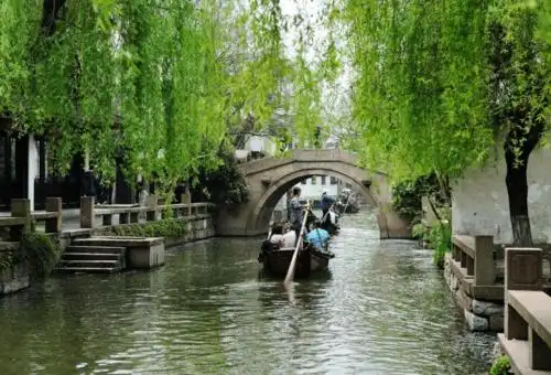 苏州游记: 聆听寒山寺的钟声, 享受小桥流水的世外桃源